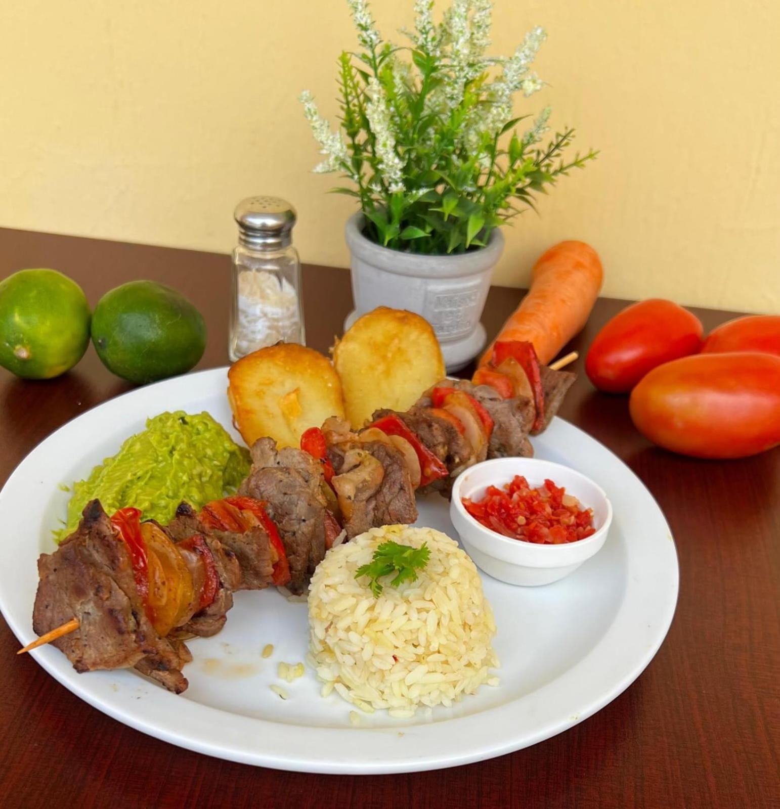 Hotel Y Restaurante Villa Esmeralda 케트살테낭고 외부 사진