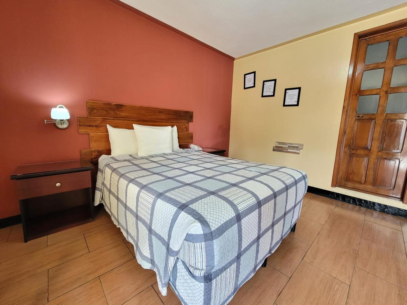 Hotel Y Restaurante Villa Esmeralda 케트살테낭고 외부 사진